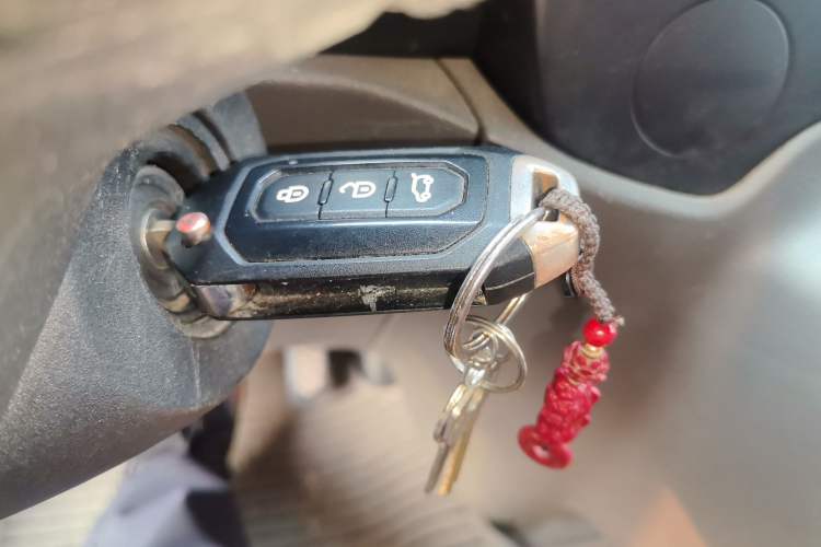 Used Ford Transit Custom 2021 2.2T Automatic Logistics Vehicle Pro Long Wheelbase 7 Seats Mid-Roof China VI Standard
