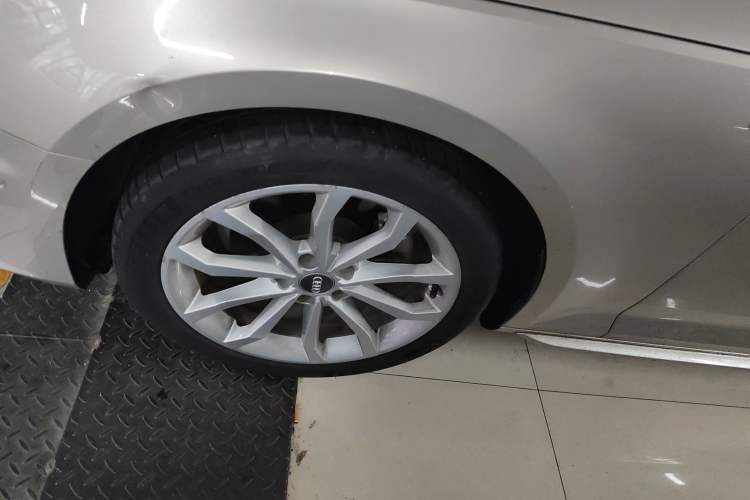 Used Audi A4L 2019 40 TFSI Fashion Version China V Left Front Wheel Hub