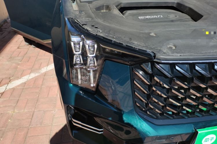 Used GAC Trumpchi GS8 2022 Flagship Series 2.0 TGDI Two-Wheel-Drive Prestige Edition (7 Seats) Right Front Headlight