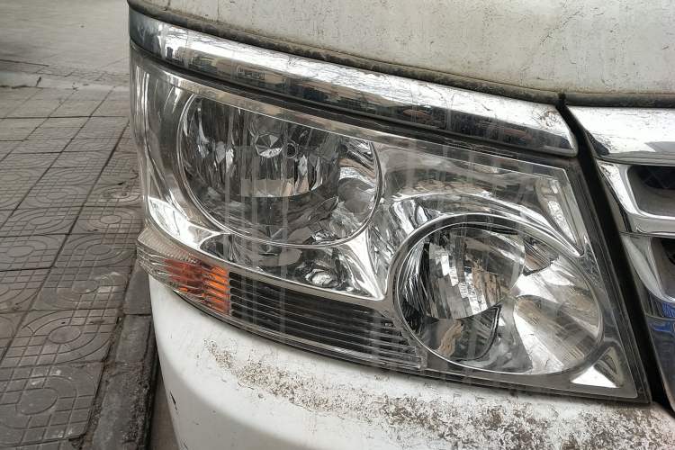 Used Jinbei Hiace 2020 2.0L Express King Series Deluxe Van High Roof China VI Standard 1TZS
