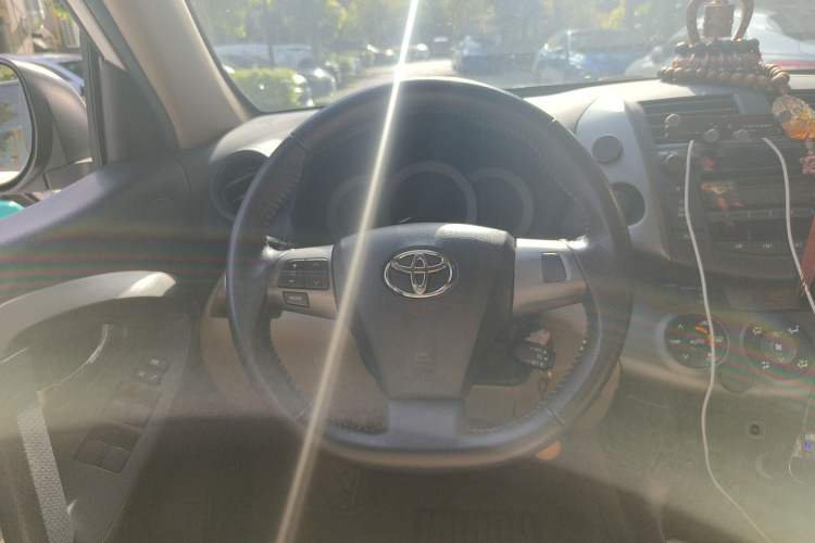 Used Toyota RAV4 2011 2.0L Automatic Luxury Edition
