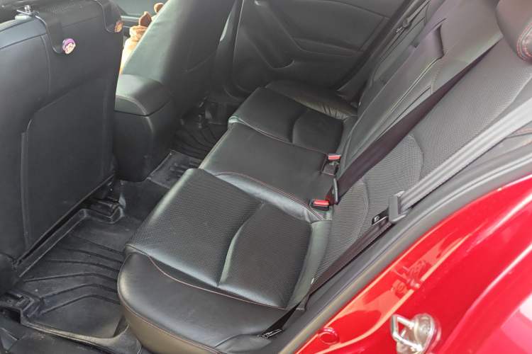 Used Mazda 3 Axela 2016 Sedan 2.0L Automatic Sport Model
