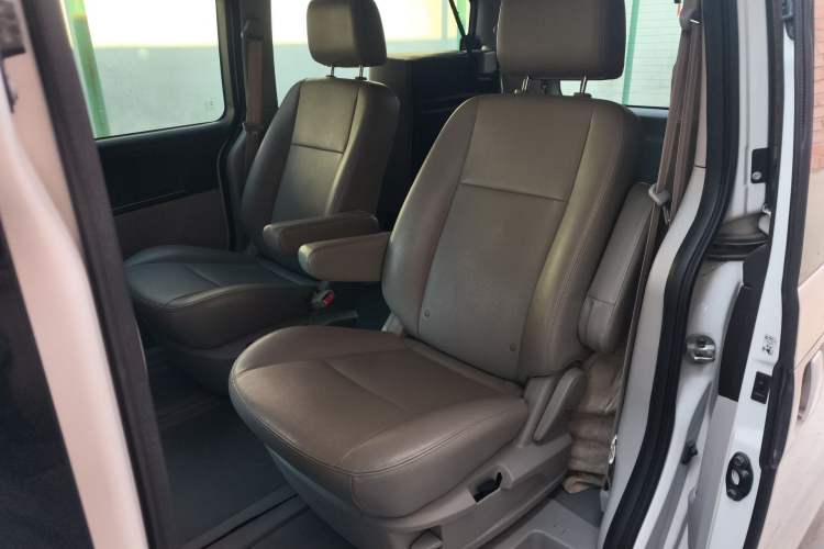 Used JAC Group Refine M5 2013 2.0T Gasoline Automatic Business Edition
