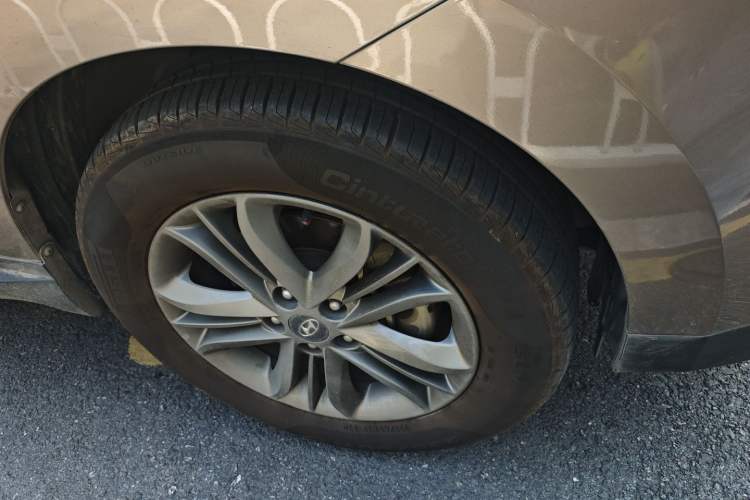 Used Hyundai ix35 2013 2.0L Automatic Two-Wheel Drive Smart GLS China IV Standard