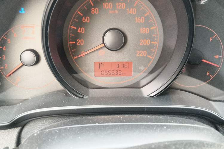 Used Honda Fit 2016 1.5L LX CVT Comfort Model Odometer Close Up