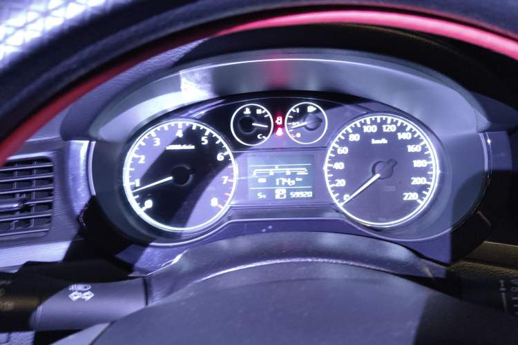 Used Nissan Tiida 2014 1.6L CVT Smart Model
