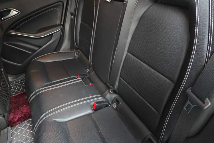 Used Mercedes-Benz GLA 2018 GLA 200 Fashion Model Left Rear Seat