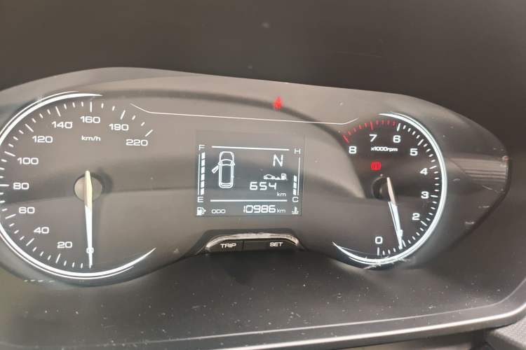 Used Wuling Alvez 2022 1.5L Manual Free-Style Model
