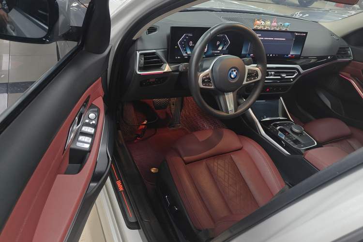 Used BMW i3 2024 eDrive 35 L
