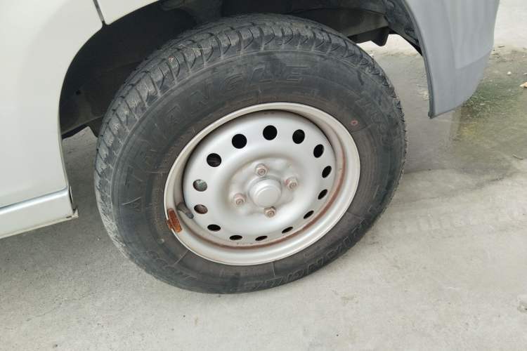 Used Wuling Zhiguang 2020 1.2L Van Utility Model China VI Emission Standard 2 Seats LSI
