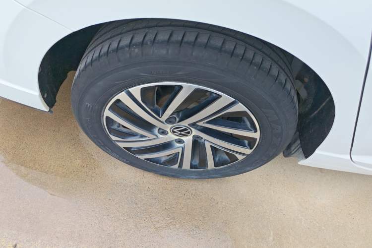 Used Volkswagen Lavida 2023 280TSI DSG Starry Sky Deluxe Edition Right Rear Wheel Hub