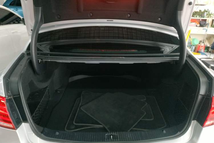 Used Mercedes-Benz E-Class 2015 E 200 L