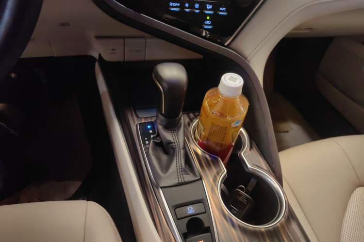 Used Toyota Camry 2018 2.0G Luxury Edition Gear Lever