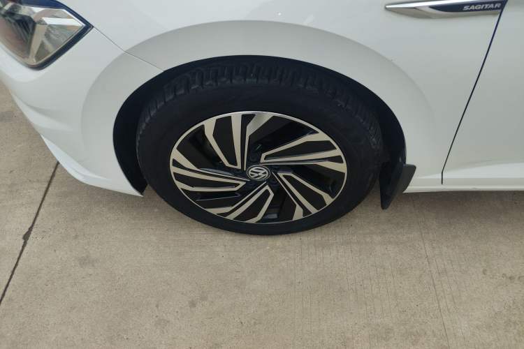 Used Volkswagen Sagitar 2022 280TSI DSG Flyover Edition Left Front Wheel Hub