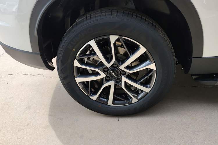 Used Haval H6 2024 1.5T Two-Wheel-Drive Classic Edition Right Rear Wheel Hub