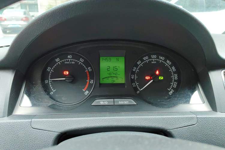 Used Skoda Rapid 2013 1.6L Automatic Smart Selection Model Instrument Cluster