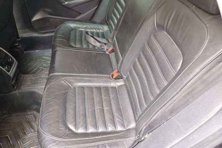 Used Volkswagen Passat 2015 1.8TSI DSG Prestige Edition Left Rear Seat