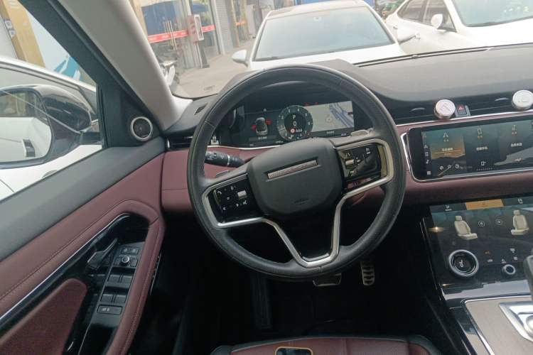 Used Land Rover Range Evoque 2023 Aurora L 249 PS Luxury Edition
