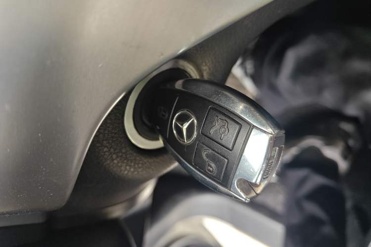 Used Mercedes-Benz M-Class 2014 ML 320 4MATIC
