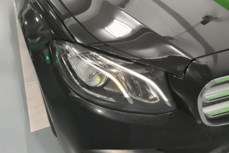 Used Mercedes-Benz E-Class 2019 E 300 L Sport Luxury Edition Right Front Headlight