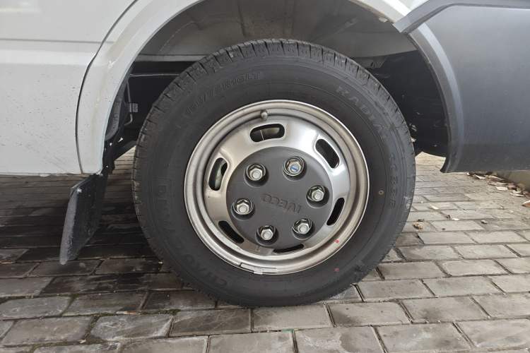 Used Iveco Daily  Right Front Wheel Hub