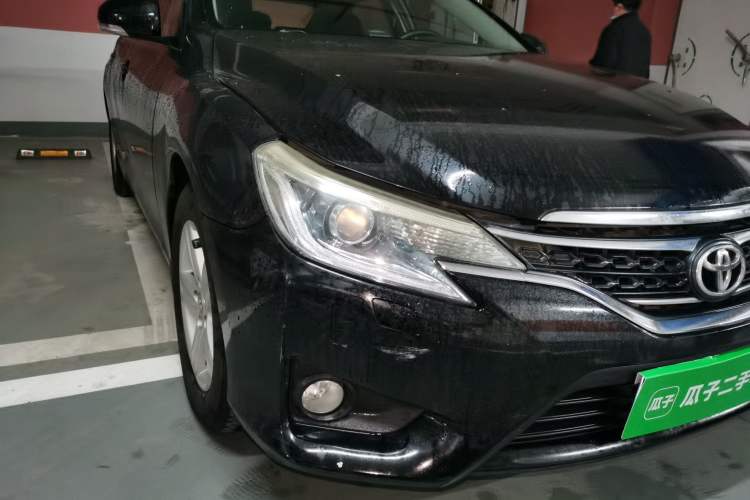 Used Toyota Reiz 2013 2.5S Elite Edition Right Front Headlight