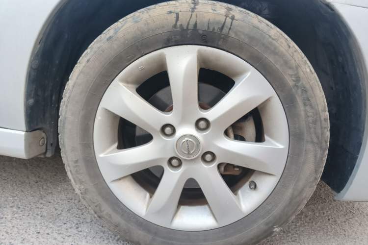Used Nissan Sylphy 2009 1.6XE Manual Comfort Edition Right Front Wheel Hub