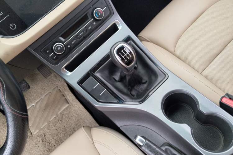 Used Geely Auto Emgrand 2018 1.5L Manual Luxury Model Gear Lever