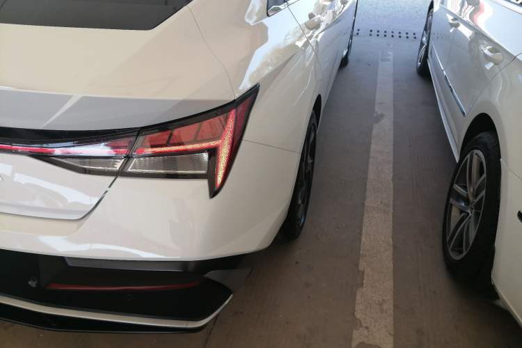 Used Hyundai Elantra 2023 1.5L CVT LUX Prestige Edition