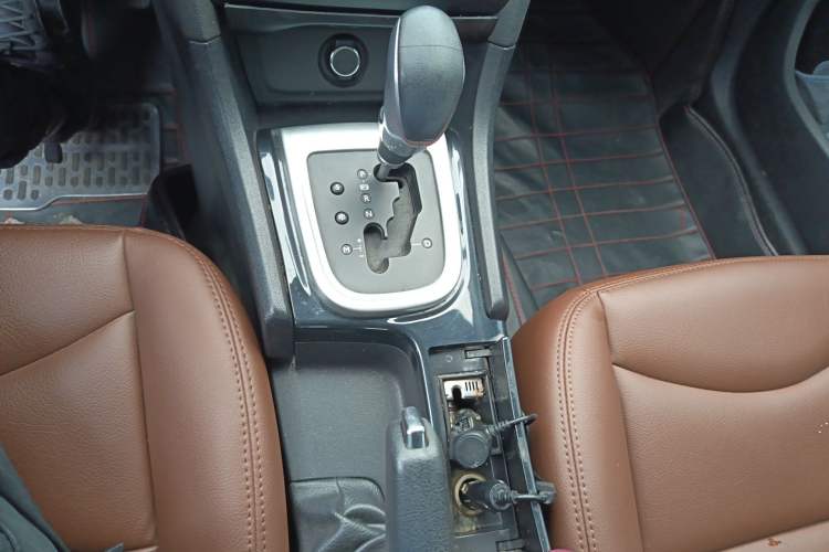 Used Citroen C4L 2013 1.8L Automatic Enjoyment Edition Gear Lever