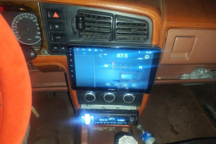 Used Volkswagen Jetta 2010 1.6L Partner Audio And AC Panel