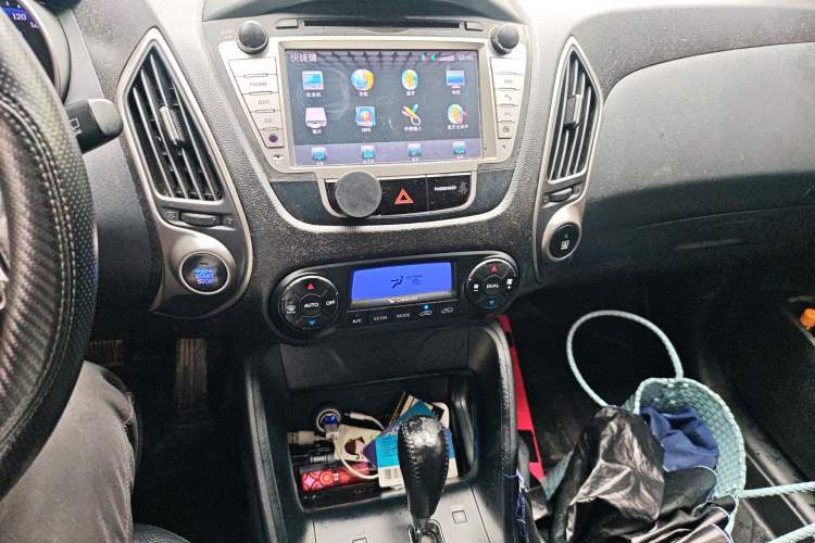 Used Hyundai ix35 2013 2.0L Automatic Two-Wheel Drive Smart GLS China IV Standard