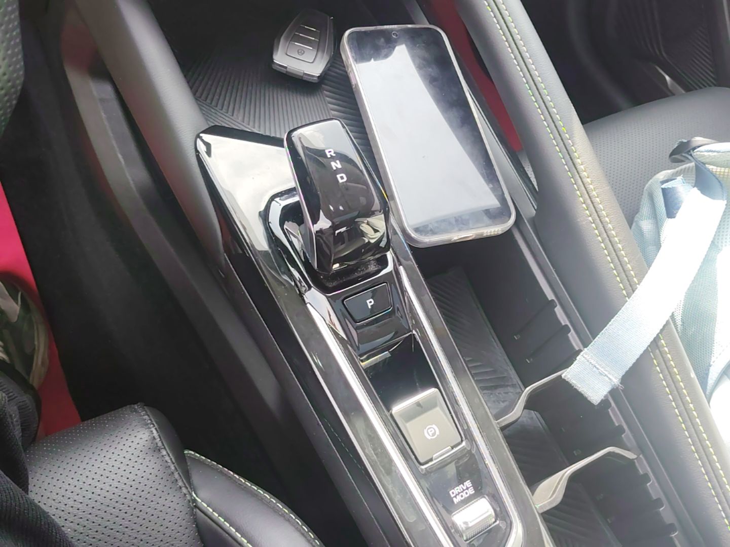 Geely Auto Coolray 2022 Bin Yue COOL 1.5TD DCT Hot Engine Edition — снимка 16