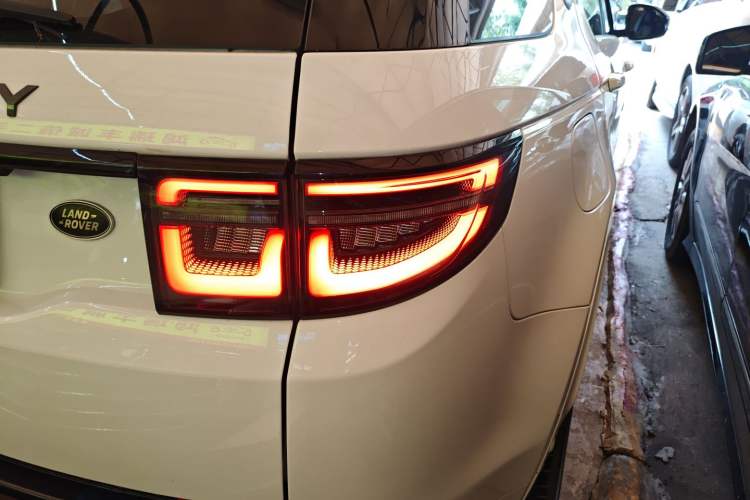 Used Land Rover Discovery Sport New Energy 2021 P300e Performance Tech Edition Right Rear Taillight