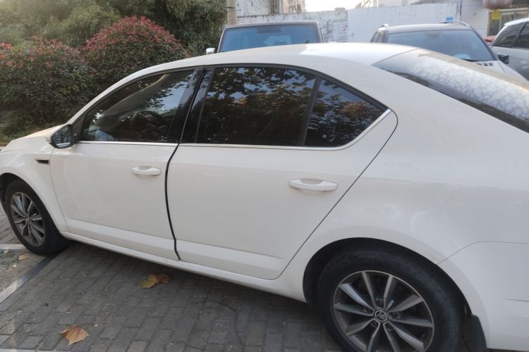 Used Skoda Octavia 2018 TSI230 DSG Comfort Edition Rear Left 45 Deg