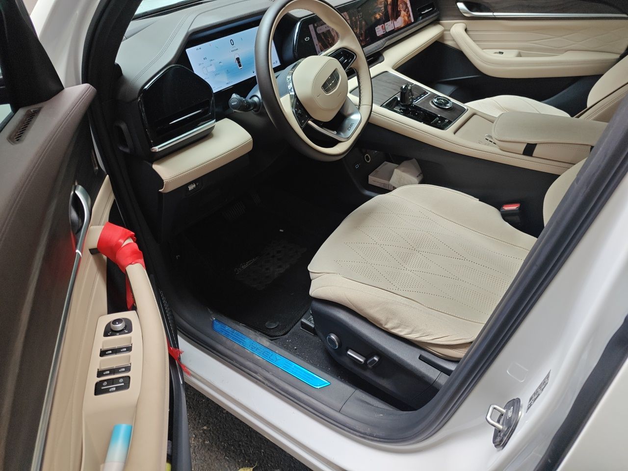 Geely Auto Monjaro L 2025 Dongfang Yao 2.0TD Automatic Lanxing Edition — снимка 16