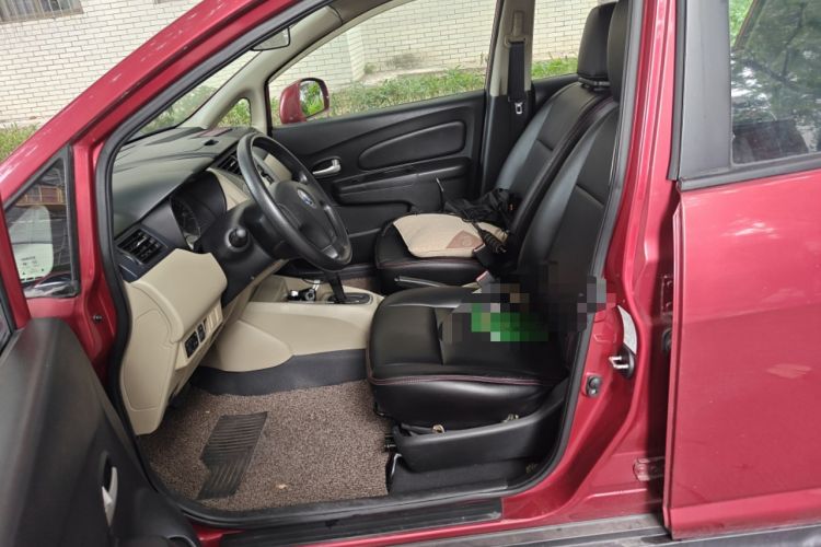 Used Venucia R50 2013 1.6L Automatic Fashion Edition Left Front Seat