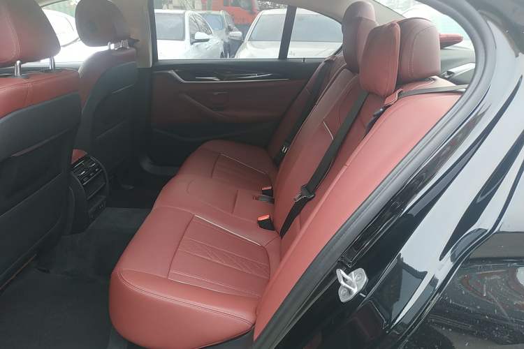 Used BMW 5 Series 2022 Restyled 525Li Luxury Package Left Rear Seat