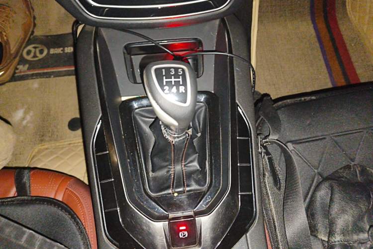 Used BAIC Senova D50 2018 1.5L Manual Prestige Intelligent Drive Edition Gear Lever