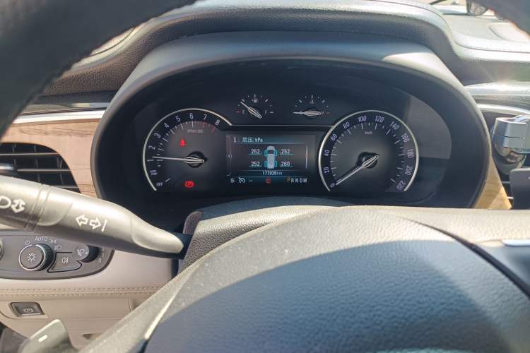 Used Buick GL8 2017 ES 28T Comfort Model China V Standard Instrument Cluster