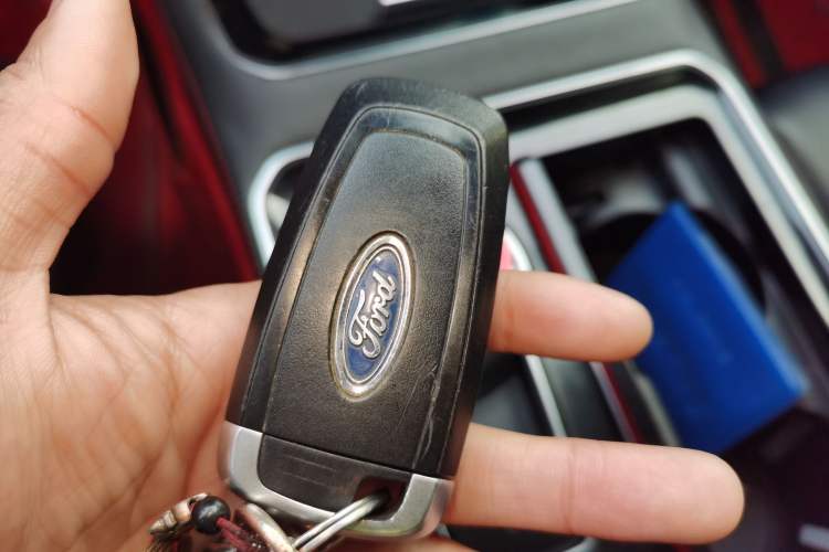 Used Ford Edge 2021 PLUS EcoBoost 245 4x4 ST-Line 7-Seater
