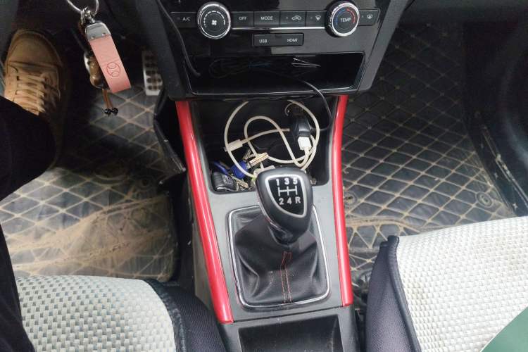 Used BAIC Senova X25 2015 1.5L manual Comfort trim level