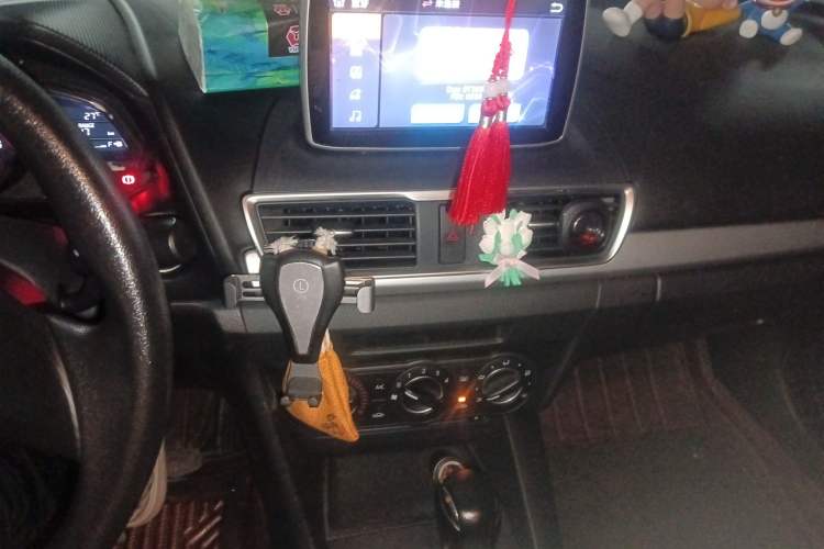 Used Mazda 3 Axela 2014 Sedan 1.5L Automatic Comfort Model
