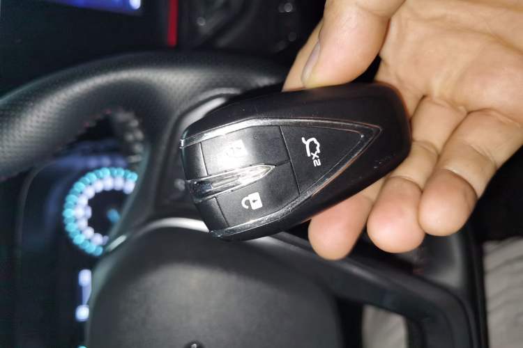 Used CHANGAN OSHAN X5 2021 1.6L CVT Comfort Model Vehicle Key