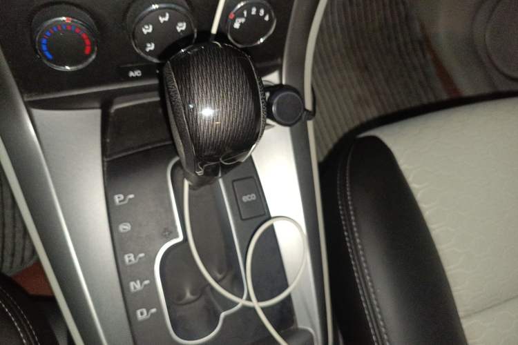 Used Chevrolet Captiva 2015 2.4L Two-Wheel Drive Urban Version 5 Seats
