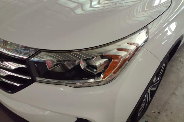 Used GAC Trumpchi GS4 2017 235T Automatic Two-Wheel Drive Luxury Smart Connectivity Version Left Front Headlight