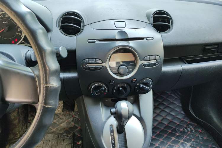 Used Mazda Mazda 2 2011 XuanDong 1.5L Automatic Value Edition
