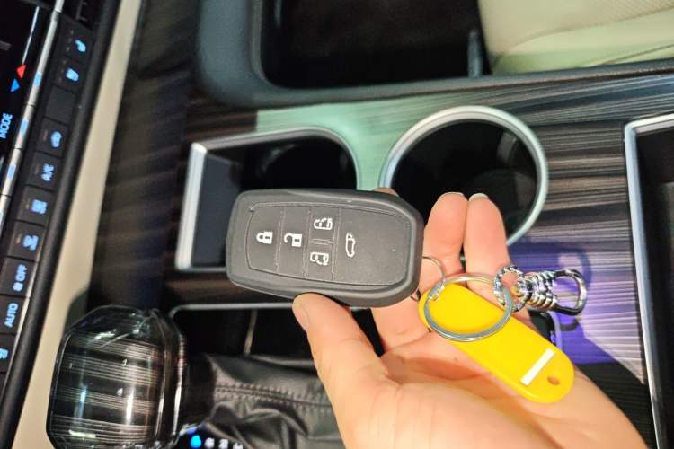 Used Toyota SIENNA 2021 2.5L Hybrid Premium Edition