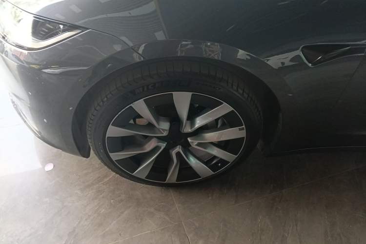 Used Tesla Model 3 2023 Long-Range All-Wheel-Drive Version
