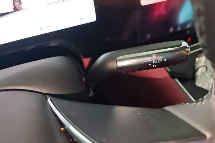 Used Hima AITO M8 2025 Model, Pure Electric Max+ Five-Seat All-Wheel-Drive Version Gear Lever